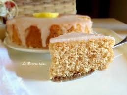 Lasciate ammorbidire 125 g di burro e lavoratelo a crema con 100 g di zucchero semolato, 1 bustina di zucchero vanigliato, 1 cucchiaino di cannella e 2 uova. Torta Al Limone Con Glassa Soffice E Golosa Senza Burro