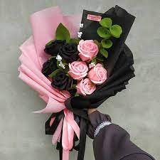 Souvenir kado gift box buket bunga sabun kertas premium isi 9 shopee indonesia from cf.shopee.co.id. Black Pink Bouquet Buket Bunga Flanel Kado Wisuda Kece Graduation Buket Bunga Wisuda Shopee Indonesia