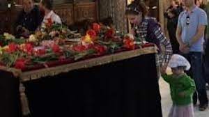 Fructele si alimentele dulci vor fi consumate la distanta de mese deoarece aportul crescut de glucide duce la fermentare si indigestie. Cand Se Trece Pe Sub MasÄƒ De PaÈ™te 2019 TradiÅ£ii In SÄƒptÄƒmana Mare