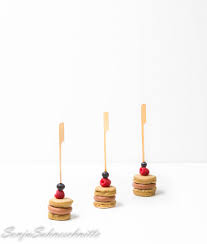 Nur montags und donnerstags braucht meine frau das auto, weil sie dann in der stadt in einer bäckerei hilft. Mini Pancake Sticks With Chocolate Cream Filling Mini Pancake Spiesse Mit Schokoladencremefullung Susse Sachen Selber Machen