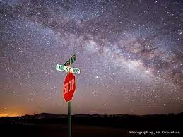 Bukan setakat itu sahaja, pasukan pencarian juga turut mendapati ada laluan yang berbau 'wangi' di kawasan larian tersebut. Mengapa Galaksi Kita Disebut Milky Way Dan Bimasakti Info Astronomy