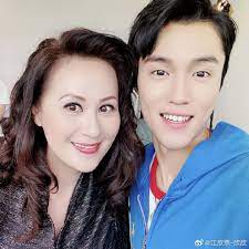 카피툰은 네이버웹툰 다음웹툰 카카오웹툰 레진코믹스 짬툰 투믹스 탑툰 만화책 미리보기 및 다시보기를 제공합니다. è¿‡è¶³å¦ˆå¦ˆç˜¾ Tvbå¥³æ˜Ÿæ±Ÿæ¬£ç‡•åŠ ç›Ÿé'æ˜¥å¶åƒå‰§ å†åšæ¯äº²è§'è‰² é»„æ™ºé›¯