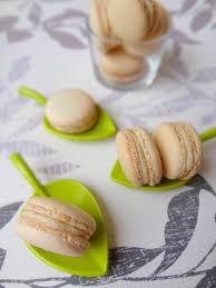 Macarons Ganache Coco Chocolat Blanc Cœur A La Fraise Rock The Bretzel
