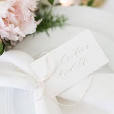 Partecipazioni, bomboniere, segnaposto, bouquet, torta nuziale e chi più che ha, più ne metta: Allestimento Wedding Day Maddalena Iannantuoni