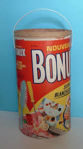 Barril Bonux Avec Le Cadeau Et Les Barils Servaient A Ranger Les Jouets On Les Recouvrait De Papier De Vinyl Souvenirs D Enfance Souvenir Enfance