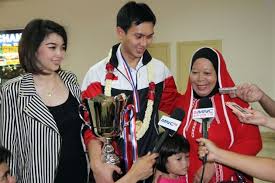 Namun, di luar lapangan hendra setiawan dan liu yu chen diketahui berteman cukup akrab. Pb Djarum Ahsan Tak Menyangka Jadi Juara Dunia