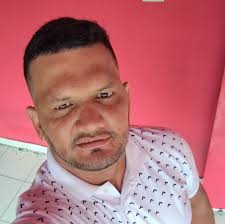 Exclusivos Cigarros Sobranie Cocktail, en Colores!!!! Hermosos y elegantes  ... pensados especialmente para destacar en una reunión social $10.000 cada  cajetilla con 20 cigarros Descripción del producto Sobranie : es una de