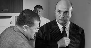 Son coup de maître restera sans doute sa rébellion inspirée face à son propre camp. Tout Compte Fait Deprogramme Ce 20 Mars Les Tontons Flingueurs Debarquent Sur France 2 Toutelatele