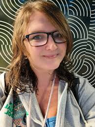 It's snowing in Paris 🌨️😜😎