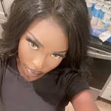 Lauren Greaney's Instagram, Twitter & Facebook