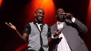 Exaltasamba was a brazilian group of samba and pagode. E Fake Que Thiaguinho E Pericles Vao Anunciar A Volta Do Exaltasamba Musica Extra Online