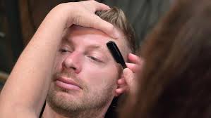 Looking for the perfect place to get a fresh cut and unwind? 💈🍺 Come  visit Buzz and Brews Barbershop