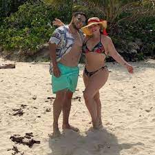Jenni rivera beautiful goddess beautiful women beautiful curves curvy fashion i dress pretty woman style icons vintage dresses. Chiquis Rivera Les Presento A Mi Hijo Show News