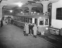 View Inside Of The Dixie Terminal Building With Passengers Boarding A Car Rt 12 For Bellevue And Dayton Kentucky Cincinnati Ohio Cincinnati Ohio River