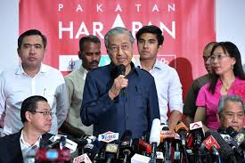 Kemanusiaan, ketua negara, exco makanan, bidang bahasa, kepala bidang. Malaysia Law Proposed Against Criticizing Monarchy Human Rights Watch