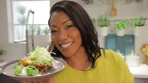 Paula Deen Bakes a Sour Cream Pound Cake