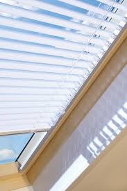 Sind sonnenschutzfolien für dachfenster , glas und fenster zur innenmontage. Dachfenster Rollo Plisy De