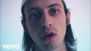 Lettrage idées de tatouages pochoirs tatouage d' elvis tatouages lyriques citations d' elvis presley dremel tatouages de signature mississippi. Romeo Elvis Itineraire D Un Rappeur Hyper Cool Sortir Telerama Fr