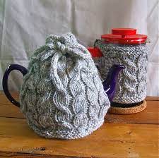 If you love tea or know a special tea drinker, you can make a tea cozy to help keep that favorite beverage nice and hot. 10 Teapot Cozy Free Knitting Patterns Blog Nobleknits