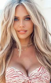 Pin by Aaron Smith on Hottie in 2023 | Beautiful blonde, Curvy beauty,  Beauty face women