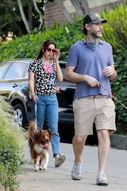 Aubrey plaza out with her dogs in los feliz 04/18/2021. Aubrey Plaza And Jeff Baena Out With Their Dogs In Los Feliz 05 05 2020 Hawtcelebs