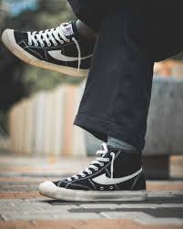 Kamu bisa mencoba berfoto dengan gaya seperti ini. Pin Di Shoes