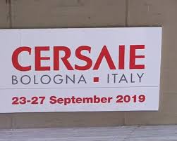 Lo stabilimento balneare bagno bologna è situato sullo splendido lungomare di cervia ed è una struttura a conduzione familiare che dal 1992 cerca di soddisfare le esigenze dei propri clienti in una continua evoluzione. Al 37 Cersaie La Prima Edizione Dell Adi Booth Design Award Sassuolo 2000