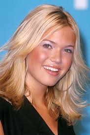 There are many beautiful short hairstyles and haircuts for thin hair, really. The Worst 00s Beauty Trends The Best And Worst Hair And Makeup Looks From The 2000s