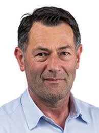 How explicit expected value information affects tax compliance decisions  and information acquisition