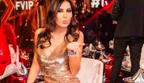 Elisabetta gregoraci official facebook page. Elisabetta Gregoraci Via Dall Italia Corre Da Lui Sono In Aeroporto Meteoweek