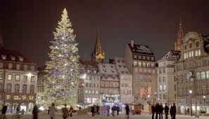 204 Grand Sapin Place Kleber Sous La Neige Strasbourg Noel Marche De Noel De Strasbourg Strasbourg