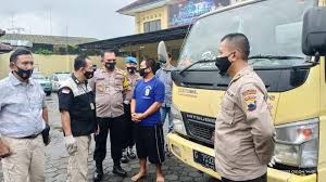 Jika biasanya, menjelang ramadan pasar tersebut dipadati puluhan ribu pembeli, saat ini sepi. Kronologi Pencurian Truk Di Pekalongan Pelaku Nekat Panjat Mess Karyawan Bagian 1