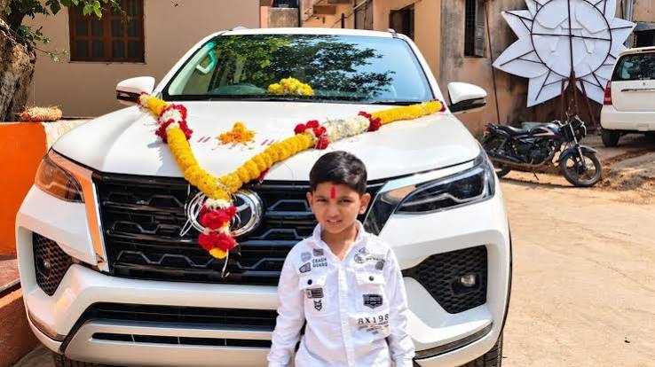 मध्य प्रदेश के छह वर्षीय लड़के ने 200 रुपये के लकी ड्रॉ में 50 लाख रुपये की टोयोटा फॉर्च्यूनर जीती | आज की खबर
