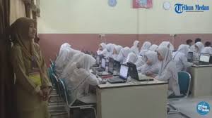 Das ist das neue ebay. Download Kisi Kisi Unbk Dan Unkp 2019 Smk Dan Mak Bahasa Inggris Bahasa Indonesia Dan Matematika Tribun Medan