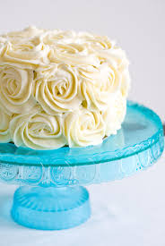 Triple Layer Rose Cake Chocolat Vanille Lilie Bakery Recettes Photographie Culinaire Recette Cake Roses Idee Gateau Cake Chocolat