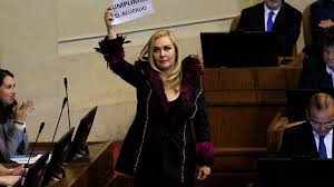 Periodista, escritora y política del partido humanista. Pamela Jiles Cumplio Un Mes Como Diputada Me Encuentro Muchas Lulis Yerkopuchentos Pamelas Diaz Y Kenitas En El Parlamento El Mostrador
