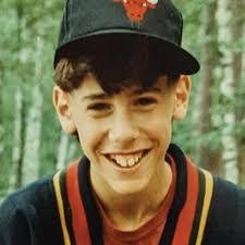 Victor Bloom's Instagram, Twitter & Facebook