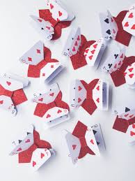 20+ alice in wonderland costumes and diy ideas. How To Make A Twisted Alice In Wonderland Hair Accessory With Playing Cards Playing Card Crafts Alice In Wonderland Crafts Alice In Wonderland Tea Party Birthday