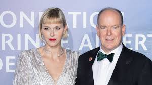 May 23, 2021 · l'épouse d'albert de monaco n'a décidément peur de rien. Charlene De Monaco Sa Nouvelle Coupe De Cheveux Est Encore Plus Rock N Roll Que La Precedente Vanity Fair