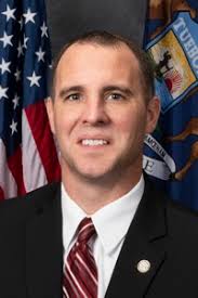 Huizenga invites residents to Grand River nature walk