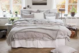 Lots Of Covers And Pillows Comfy Bed Bedroom Inspirations Relaxing Bedroom