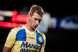 Rkc speelt de voetbalwedstrijd tijdens de thuiswedstrijd tegen sparta op vrijdag 21 februari in samenwerking met kledingpartner stanno is er een fantastisch carnavalsshirt hebben ontworpen. Robert Braber Stopt Als Voetballer En Gaat Als Teammanager Naar Rkc Rkc Waalwijk Bd Nl