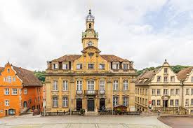 Mit unserer bankensuche finden sie auch eine beraterin oder einen berater ganz in ihrer nähe. Rathaus Schwabisch Hall Wikipedia