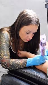 Tatuagens da nossa Tatuadora Fernanda. Trabalhos em fine line com lindas  escritas, pássaros e florais ❤️, ➕️ Tatuadora: @chiz.tattoo ➕ , ✅Orçamentos  por Whatsapp +55 11-97683-0529 , ➕Conheça nossa ...