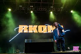 Sfera ebbast baby remix feat j balvin rich the kid spoiler. Rkomi Oltre Festival Bologna 27 Giugno 2021 Live