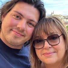 Il vous ressemble beaucoup !" : Michèle Bernier poste une adorable photo de son  fils Enzo pour son anniversaire