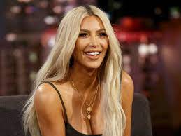 Yesterday, kimye celebrated their fourth anniversary, and as a gift to him, she dyed her hair the way he likes it: Kim Kardashian A Recent Blonde Now Has Blue Hair