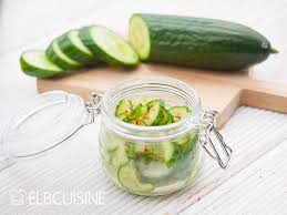 Cut carrot into thin matchsticks. Schnelles Gurken Kimchi Nach Johann Lafer Elbcuisine