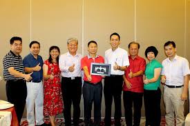 Teoh beng hock tidak dicurigai terlibat dalam kasus tersebut. Menyambut Delegasi Dari Ean Yong Hian Wah æ¬§é˜³æåŽ Facebook