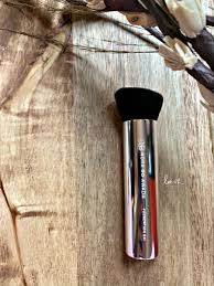 فرشة الدمج من نورا بوعوض دمجها يجنن تنفع لاي شي فونديشن وبلشر كريمي powder brush hair straightener beauty